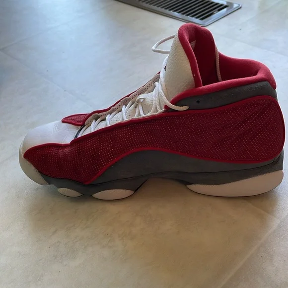 Nike Air Jordan 13 Retro - Picture 6 of 16